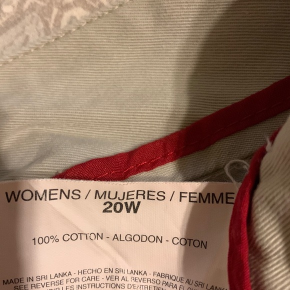 Gloria Vanderbilt tan skirt. - Picture 4 of 6